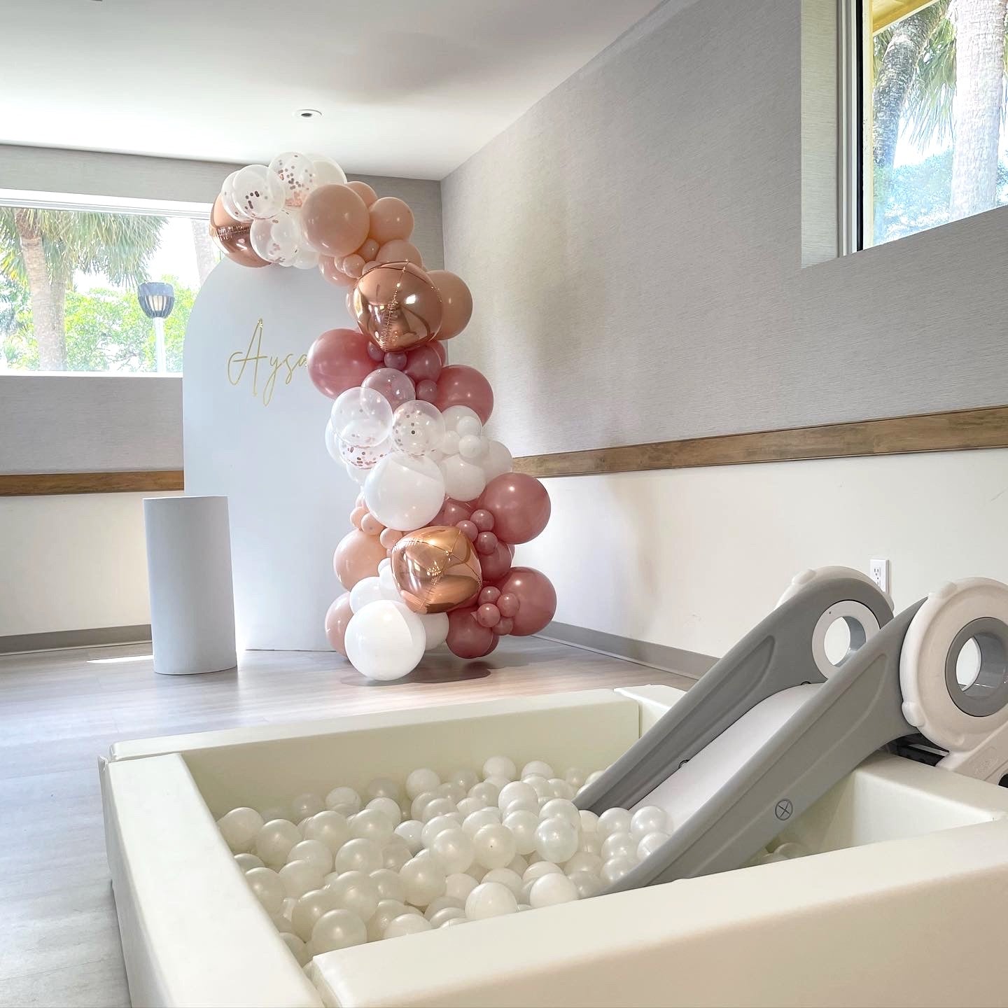 Mini Ball Pit (4x4ft)