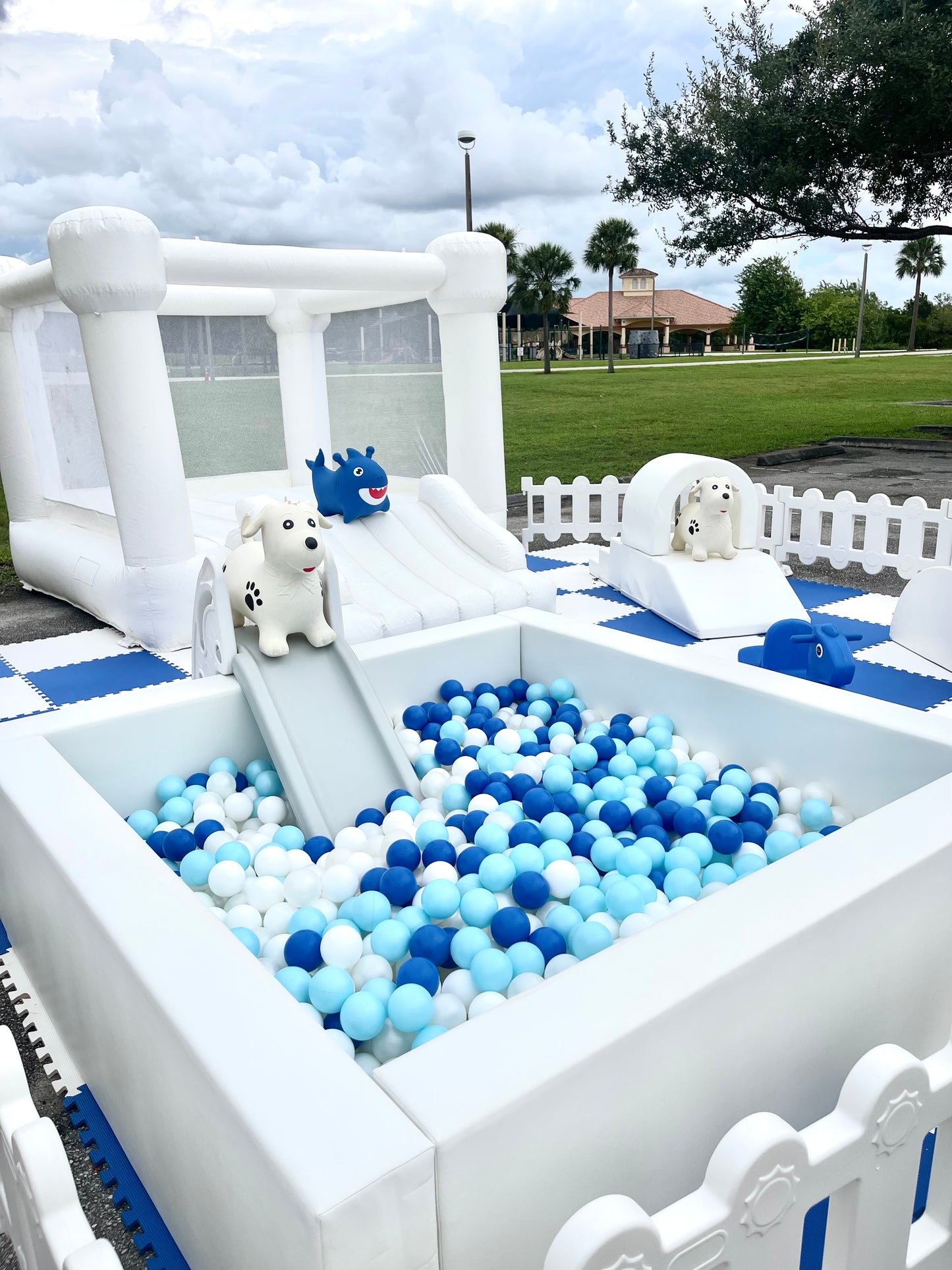 Luxury Soft Play | White & Blue | Play area 18x25ft