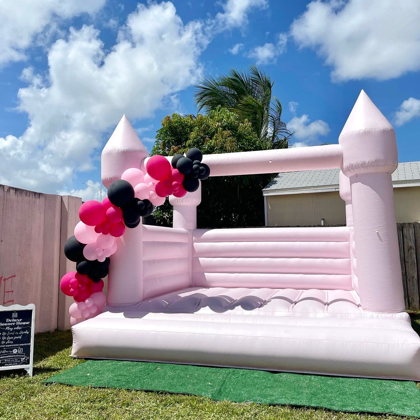 Pink Bounce House | 13x13ft | All ages
