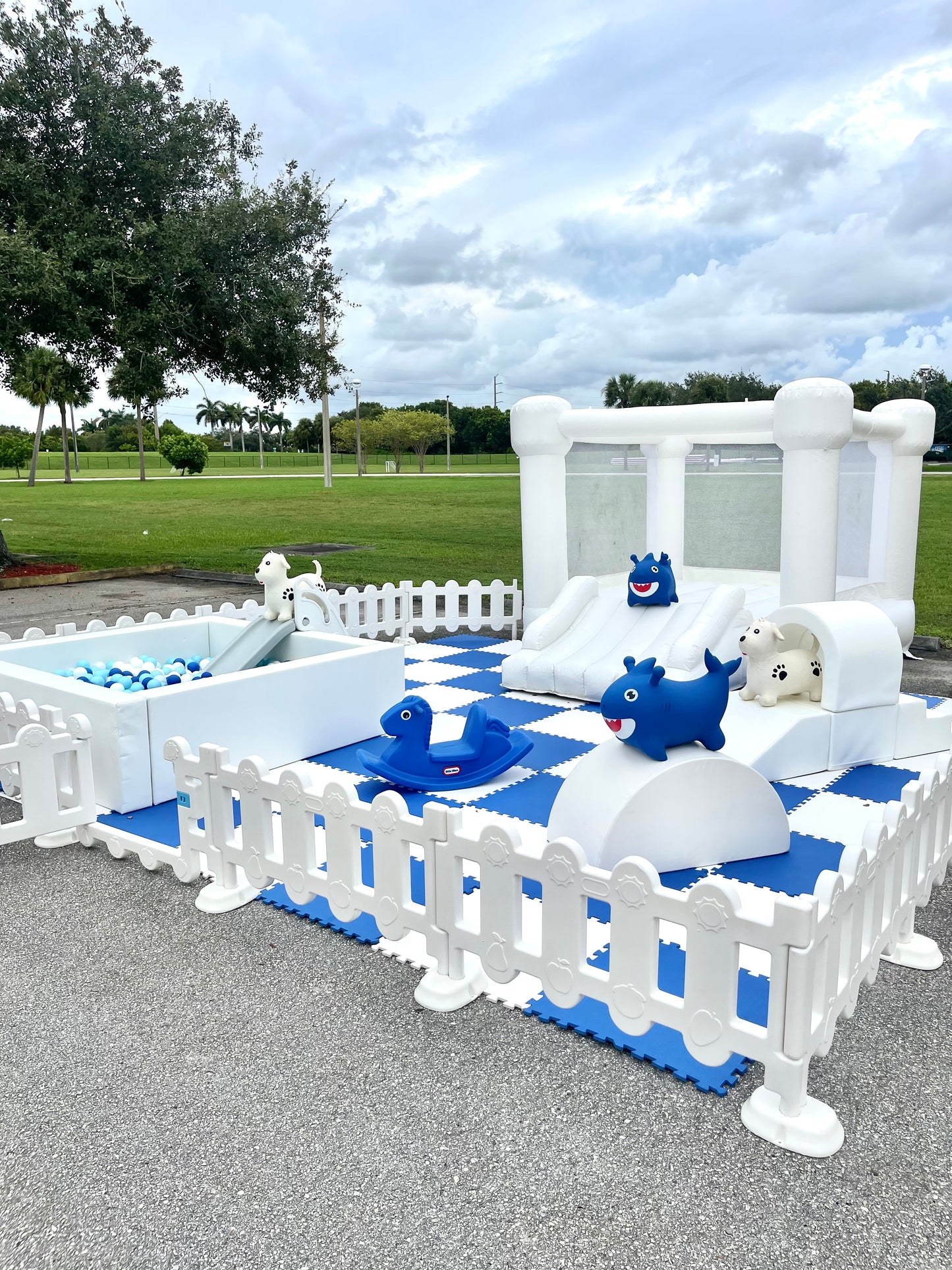Luxury Soft Play | White & Blue | Play area 18x25ft