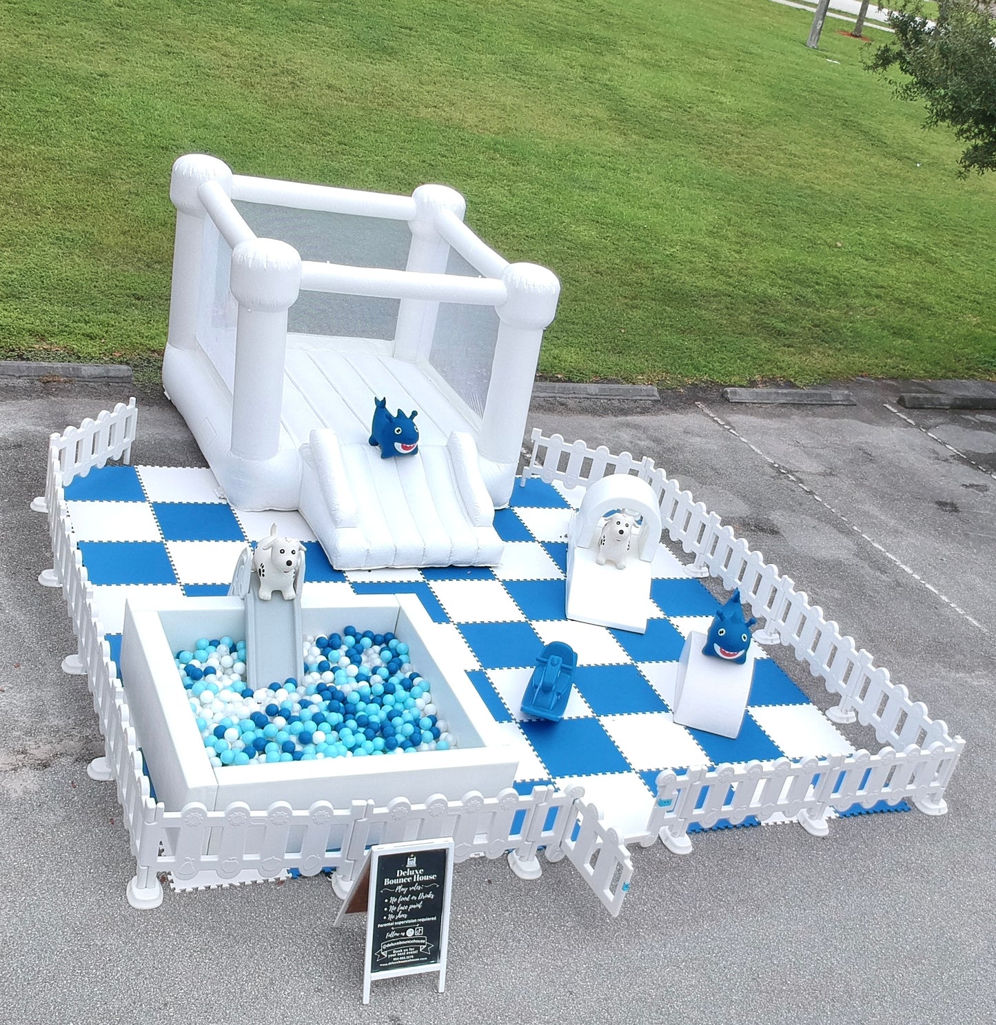 Luxury Soft Play | White & Blue | Play area 18x25ft