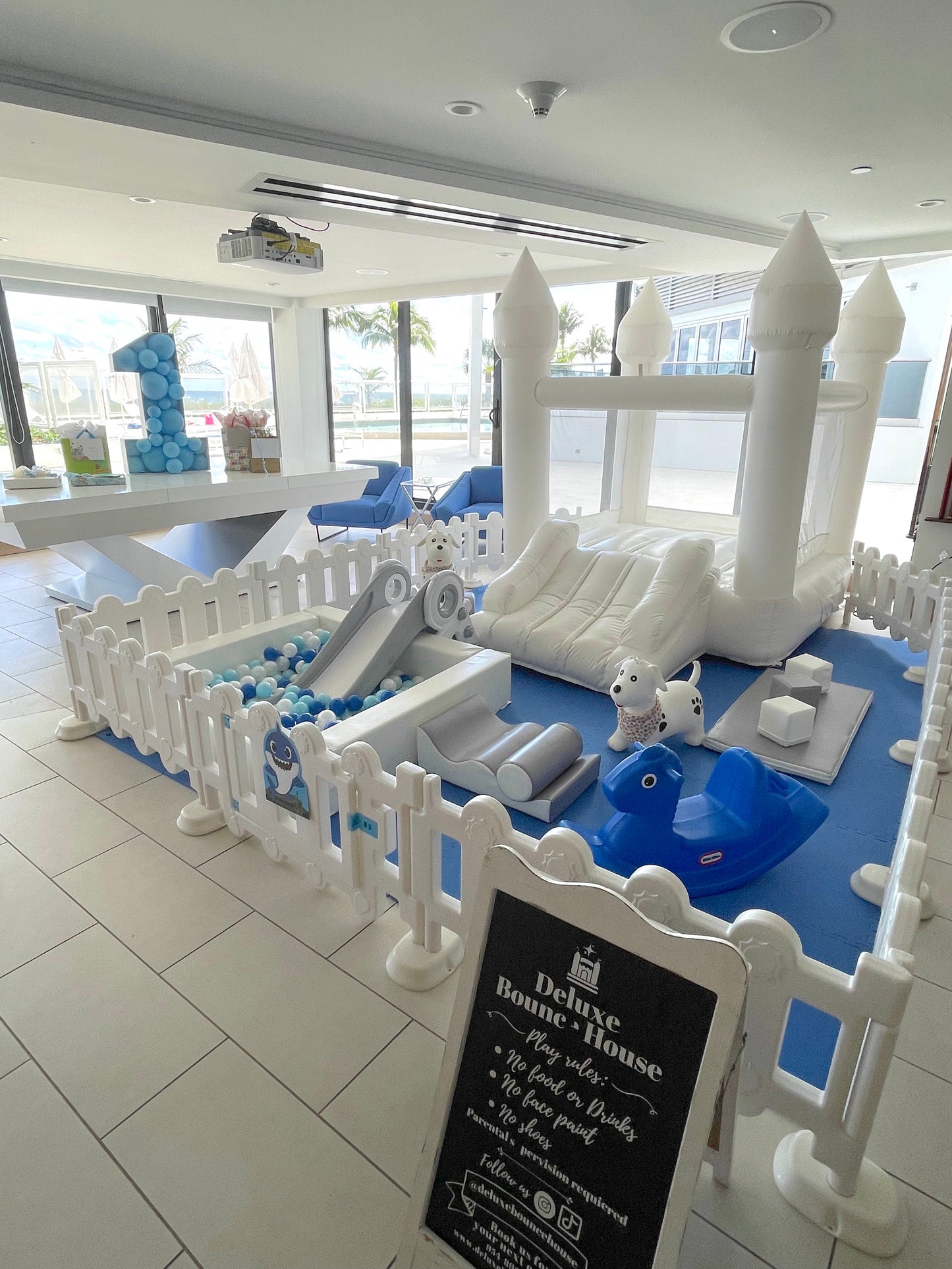 Basic Soft Play White & Blue