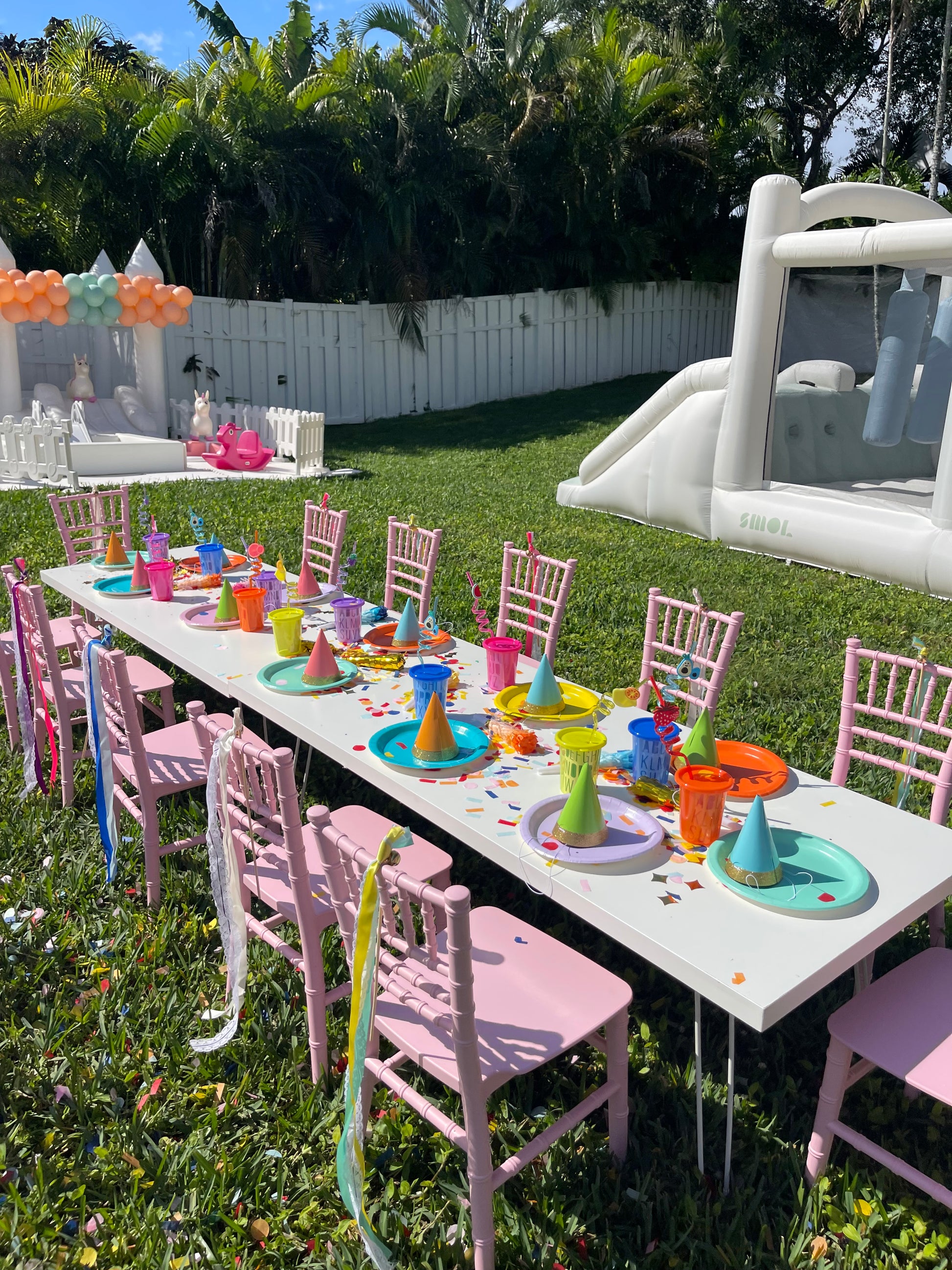 Table Bonce White Luxury Picnic Table - rental - add-on only – Deluxe Bounce House