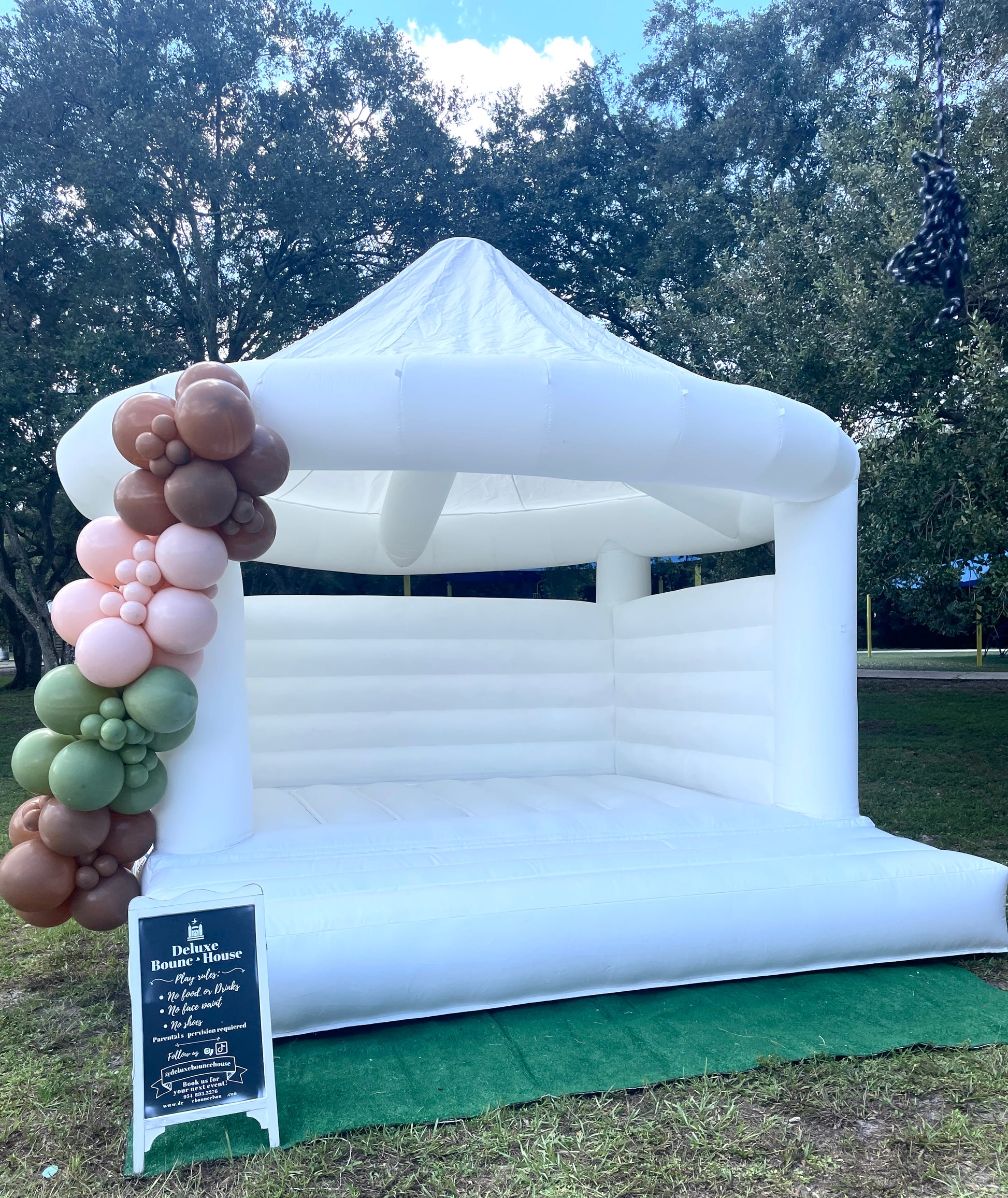 bounce tent White Bounce House with Roof | 13x13ft