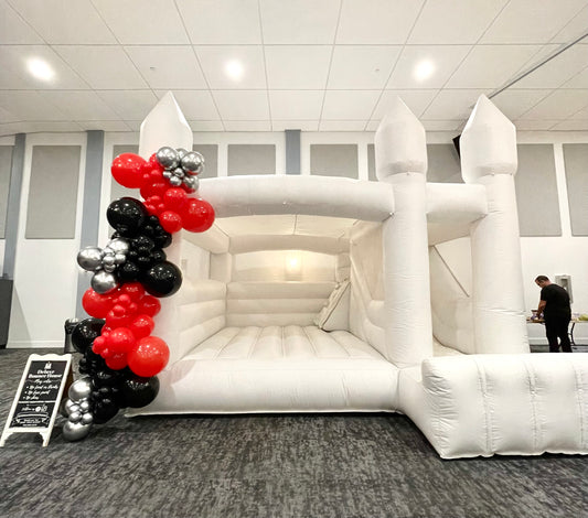 White Bounce House with slide | 16x16ft | All ages