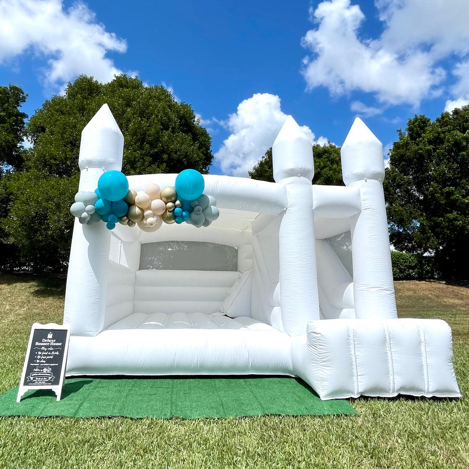 WHITE BOUNCE HOUSES, SOFT PLAYS AND MORE / DELIVERY MIAMI & BROWARD